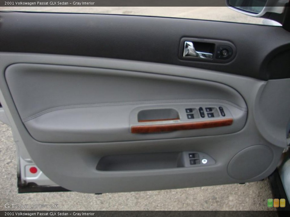 Gray Interior Door Panel for the 2001 Volkswagen Passat GLX Sedan #41555546