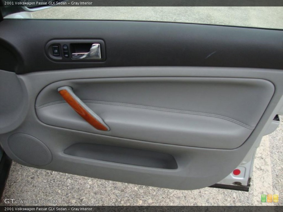 Gray Interior Door Panel for the 2001 Volkswagen Passat GLX Sedan #41555714