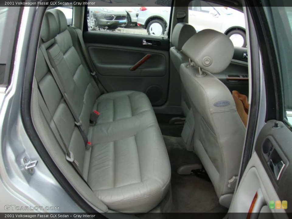 Gray Interior Photo for the 2001 Volkswagen Passat GLX Sedan #41555726