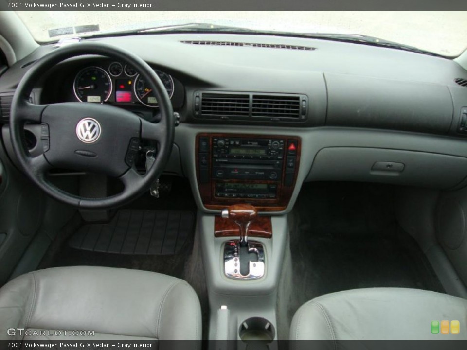 Gray Interior Dashboard for the 2001 Volkswagen Passat GLX Sedan #41555778