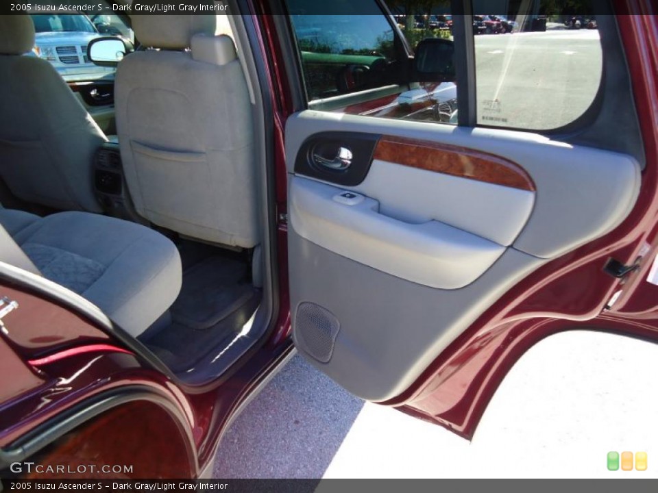 Dark Gray/Light Gray Interior Door Panel for the 2005 Isuzu Ascender S #41556938