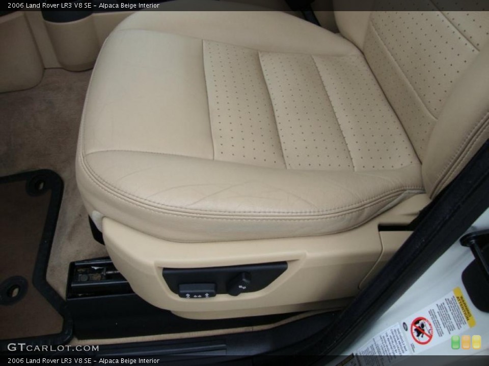 Alpaca Beige Interior Photo for the 2006 Land Rover LR3 V8 SE #41558112
