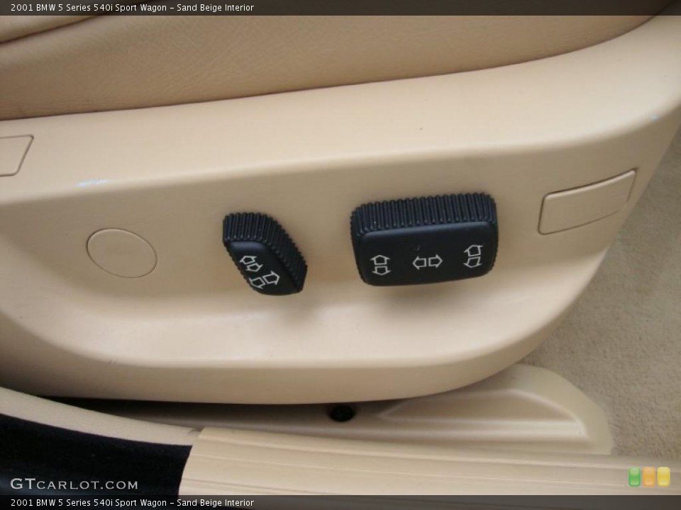 Sand Beige Interior Controls for the 2001 BMW 5 Series 540i Sport Wagon #41559755