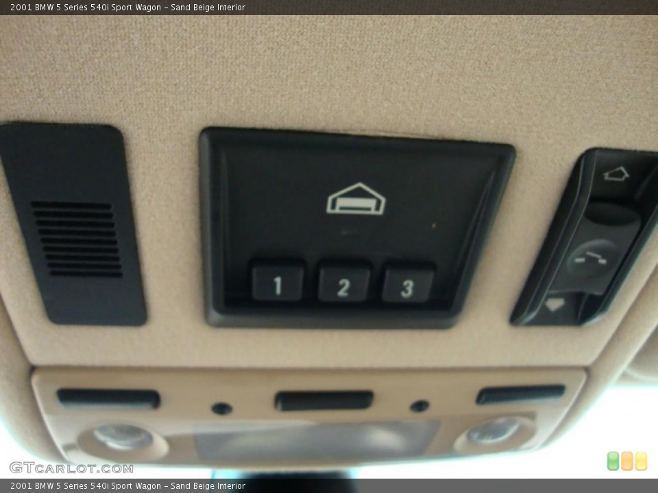 Sand Beige Interior Controls for the 2001 BMW 5 Series 540i Sport Wagon #41560147