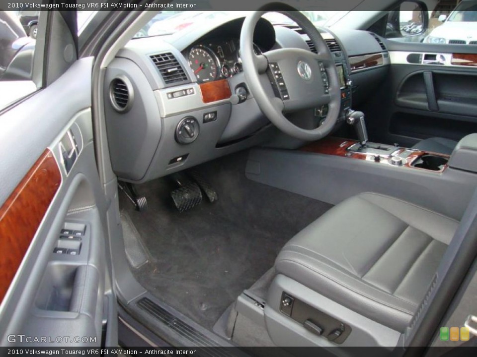 Anthracite Interior Prime Interior for the 2010 Volkswagen Touareg VR6 FSI 4XMotion #41560439