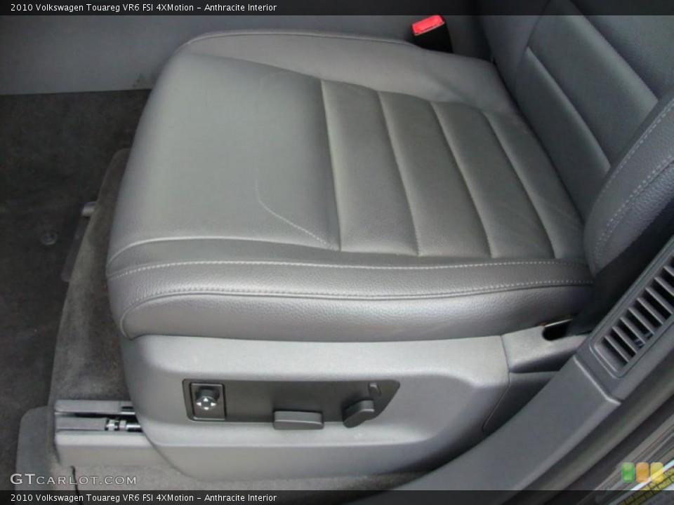 Anthracite Interior Photo for the 2010 Volkswagen Touareg VR6 FSI 4XMotion #41560483