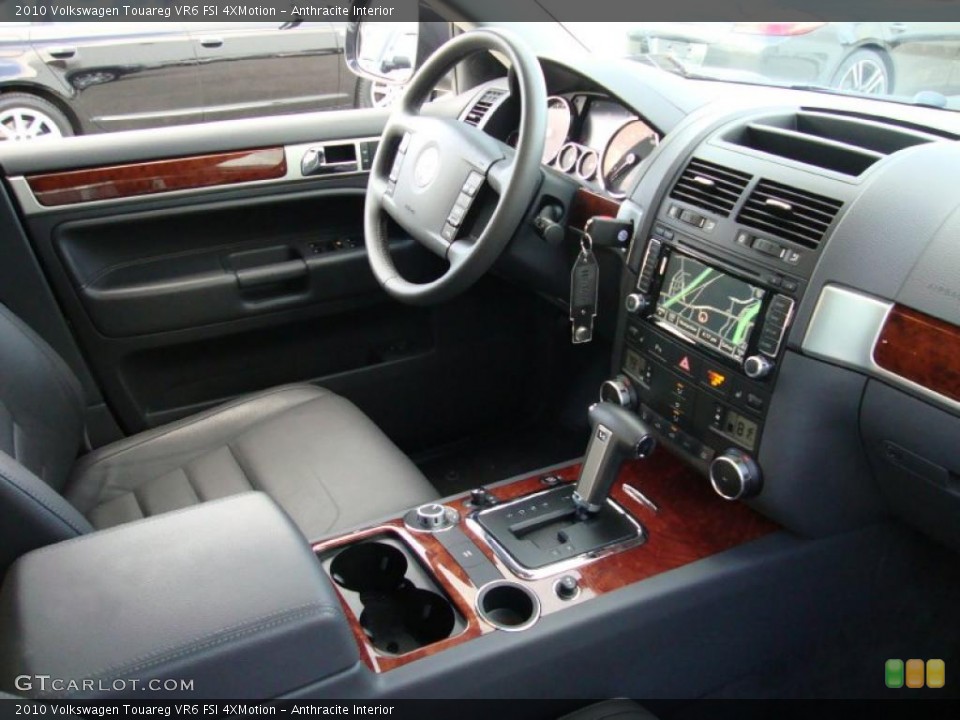 Anthracite Interior Photo for the 2010 Volkswagen Touareg VR6 FSI 4XMotion #41560531
