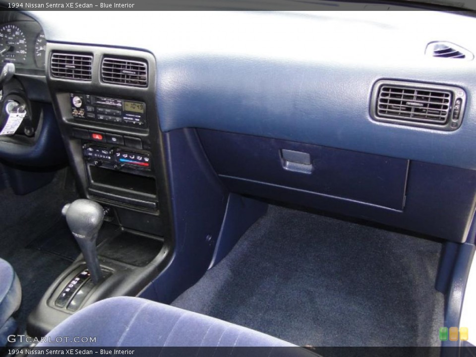 Blue Interior Photo for the 1994 Nissan Sentra XE Sedan #41560535