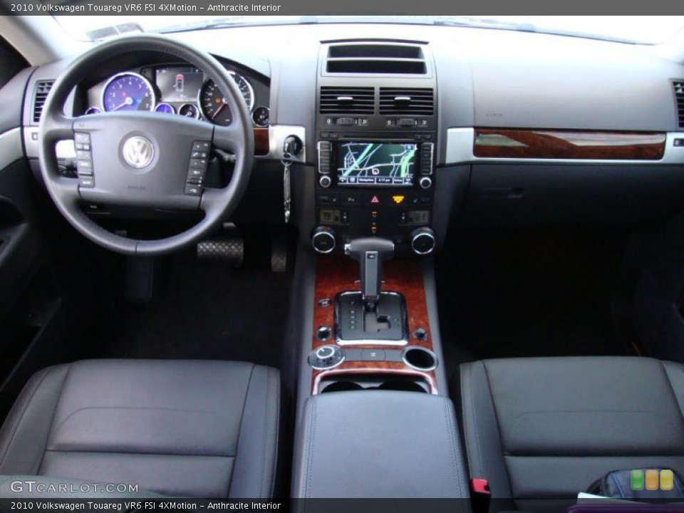 Anthracite Interior Dashboard for the 2010 Volkswagen Touareg VR6 FSI 4XMotion #41560691