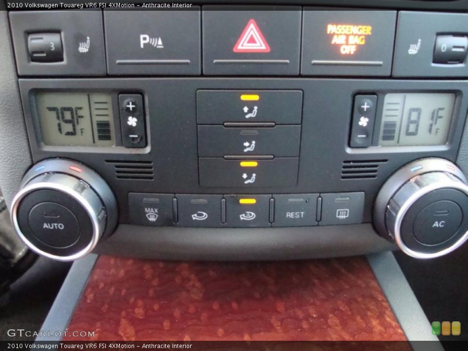 Anthracite Interior Controls for the 2010 Volkswagen Touareg VR6 FSI 4XMotion #41560911