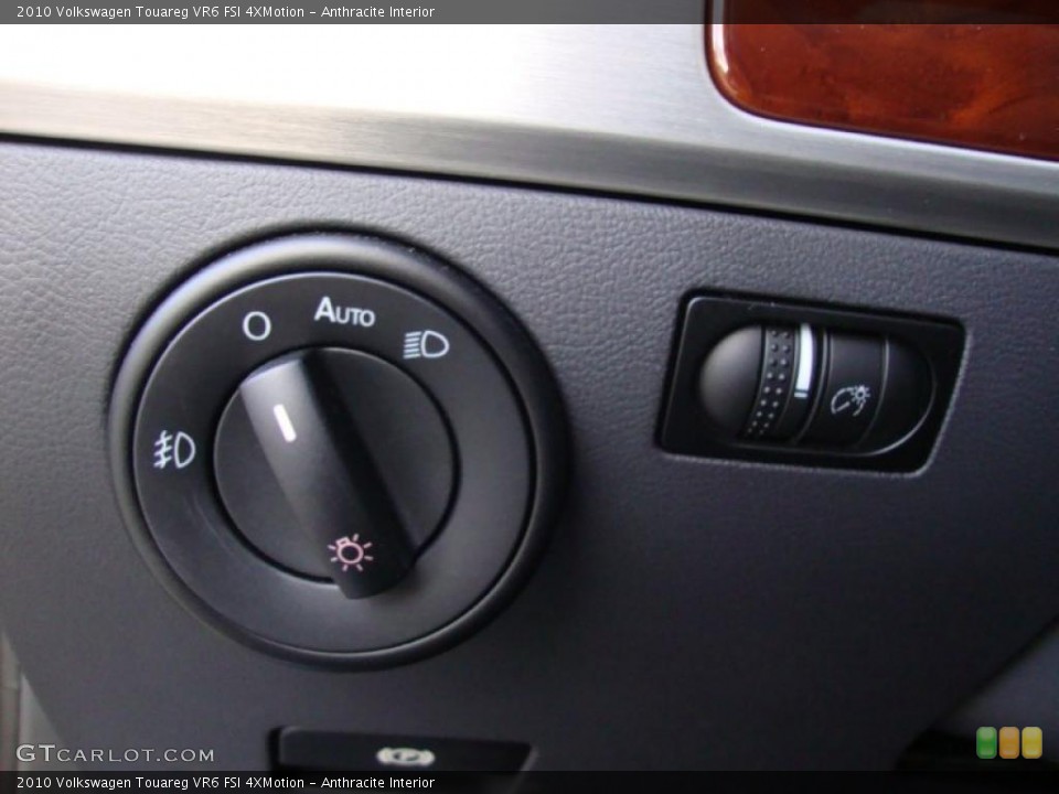 Anthracite Interior Controls for the 2010 Volkswagen Touareg VR6 FSI 4XMotion #41561047