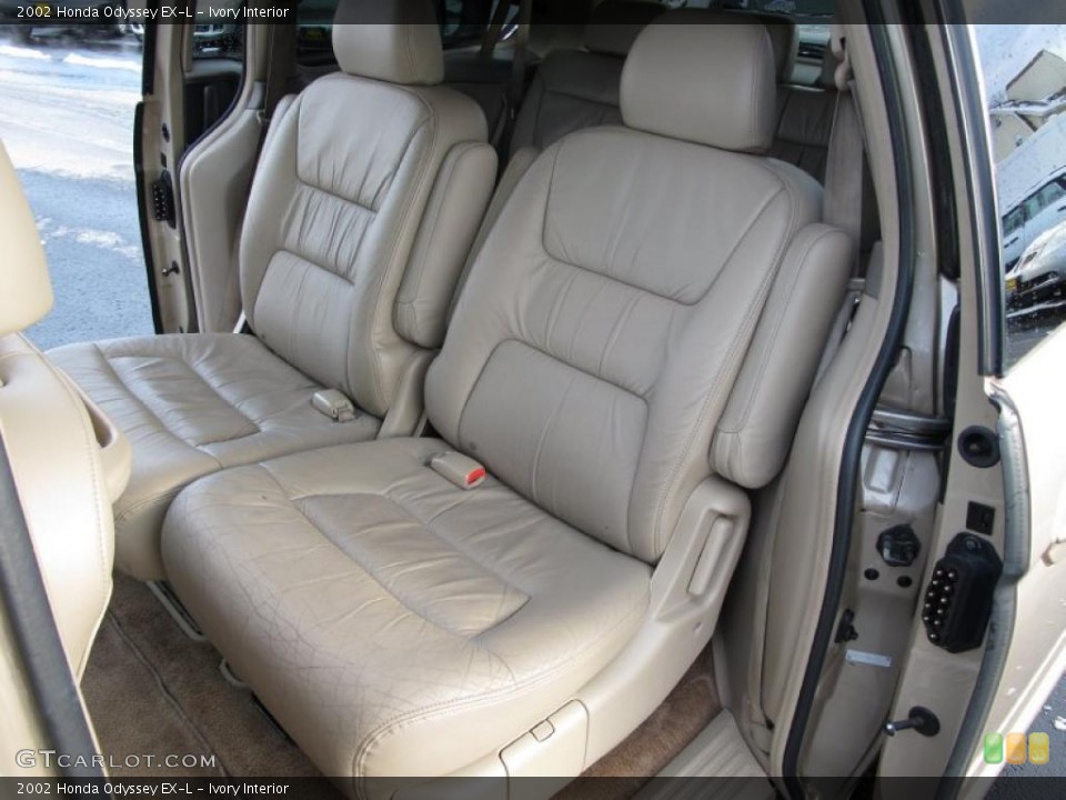 Ivory Interior Photo for the 2002 Honda Odyssey EX-L #41573995