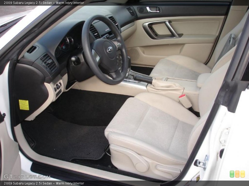 Warm Ivory Interior Photo for the 2009 Subaru Legacy 2.5i Sedan #41580063