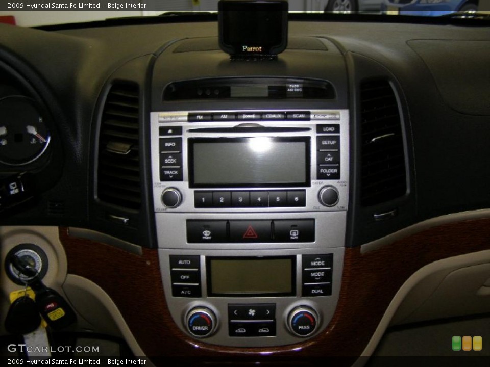 Beige Interior Controls for the 2009 Hyundai Santa Fe Limited #41581559