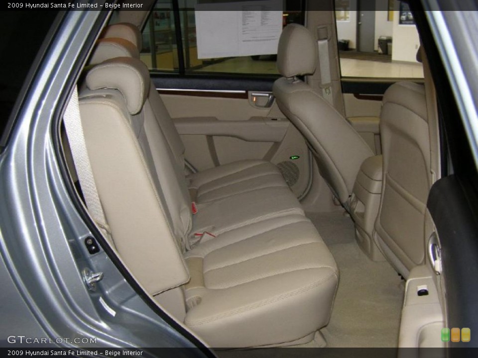 Beige Interior Photo for the 2009 Hyundai Santa Fe Limited #41581743
