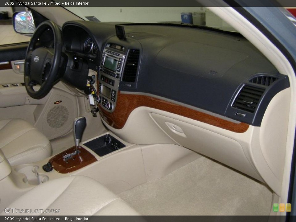 Beige Interior Dashboard for the 2009 Hyundai Santa Fe Limited #41581771