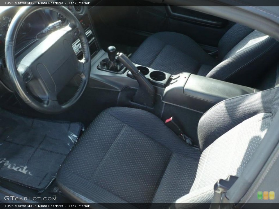 Black Interior Photo for the 1996 Mazda MX-5 Miata Roadster #41586395