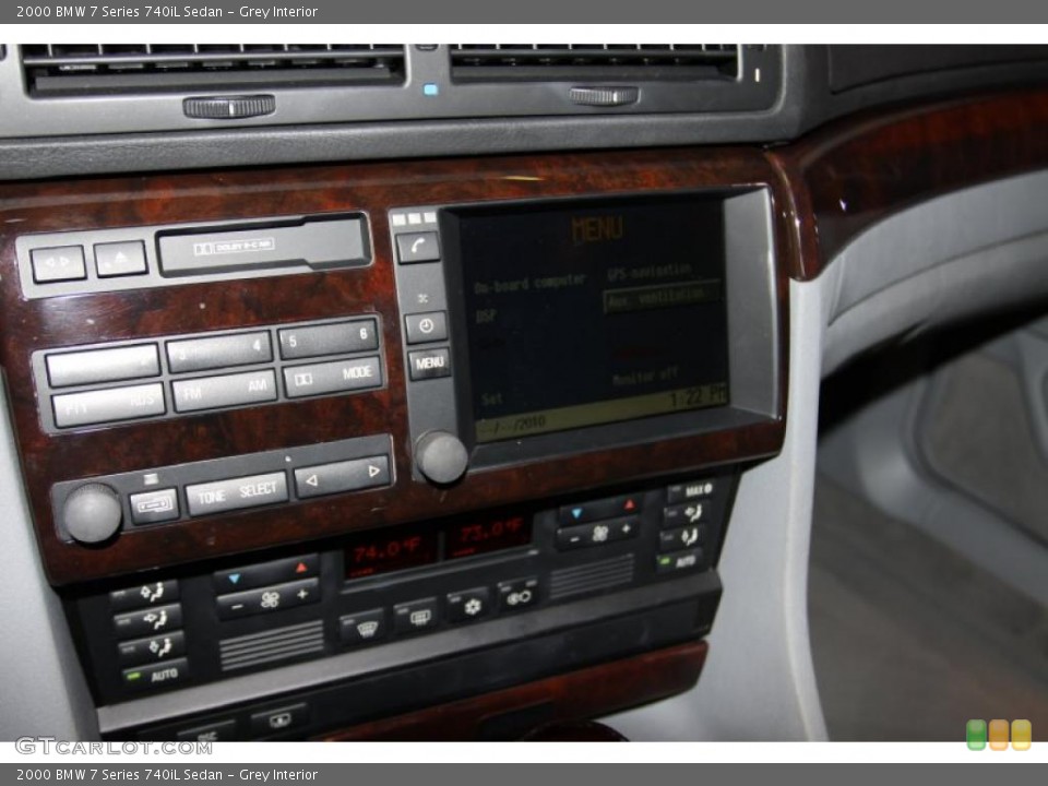 Grey Interior Controls for the 2000 BMW 7 Series 740iL Sedan #41587587