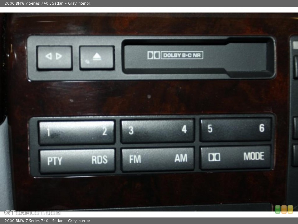 Grey Interior Controls for the 2000 BMW 7 Series 740iL Sedan #41587603