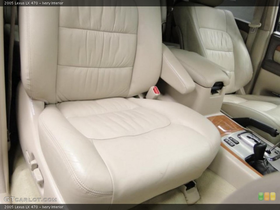 Ivory Interior Photo for the 2005 Lexus LX 470 #41590431