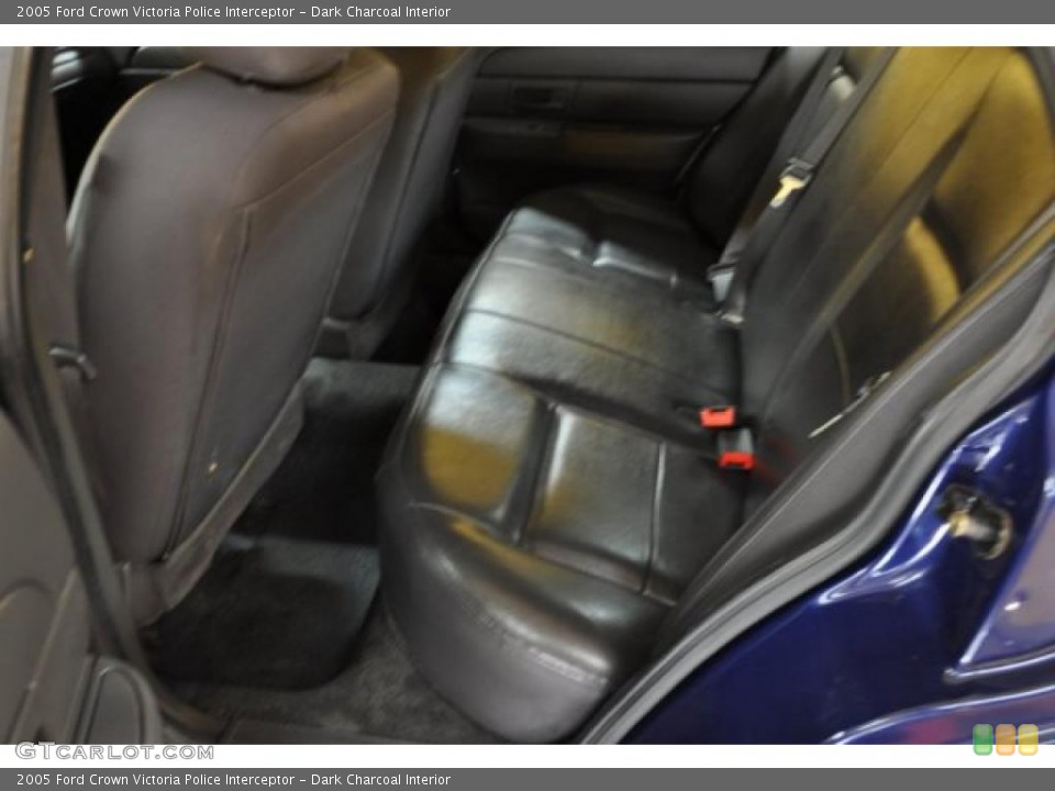 Dark Charcoal Interior Photo for the 2005 Ford Crown Victoria Police Interceptor #41598589