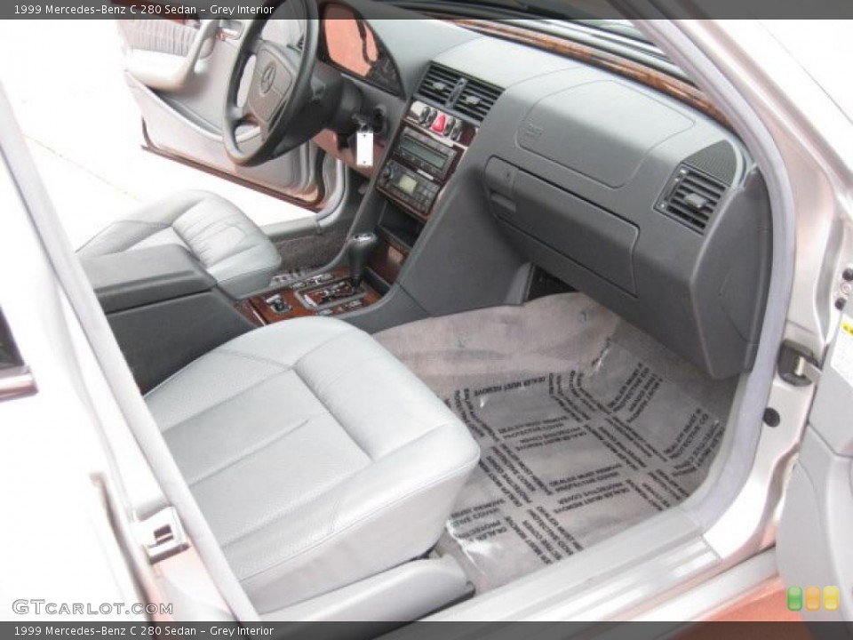 Grey Interior Photo for the 1999 Mercedes-Benz C 280 Sedan #41607189