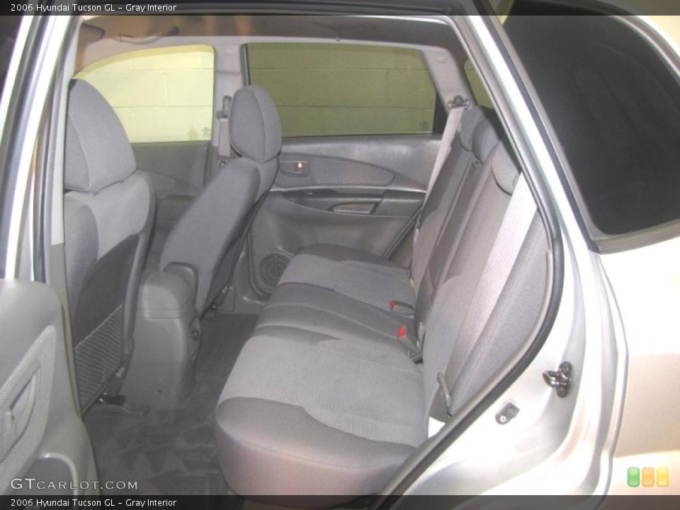 Gray Interior Photo for the 2006 Hyundai Tucson GL #41607401