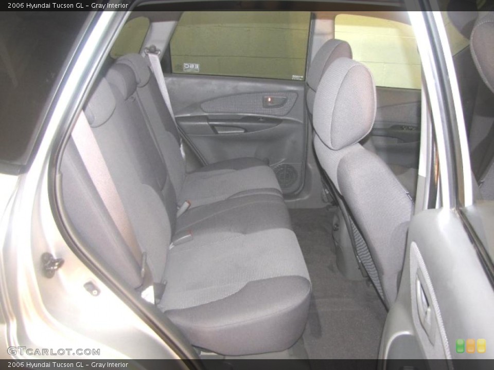 Gray Interior Photo for the 2006 Hyundai Tucson GL #41607429