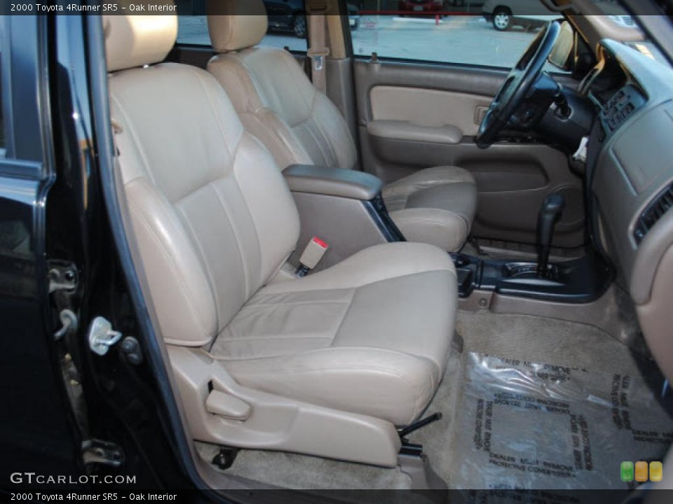 Oak Interior Photo for the 2000 Toyota 4Runner SR5 #41615452