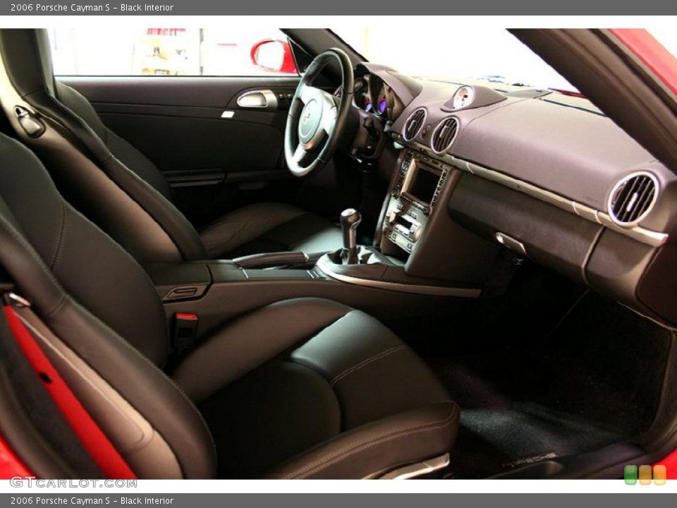 Black Interior Dashboard for the 2006 Porsche Cayman S #41618761