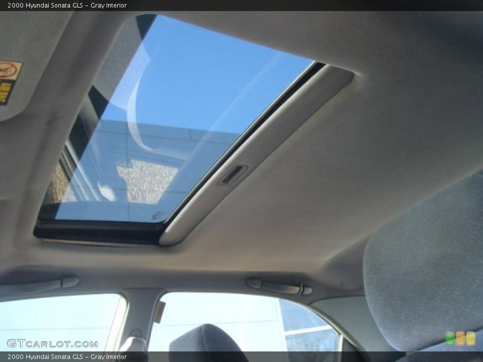 Gray Interior Sunroof for the 2000 Hyundai Sonata GLS #41623996
