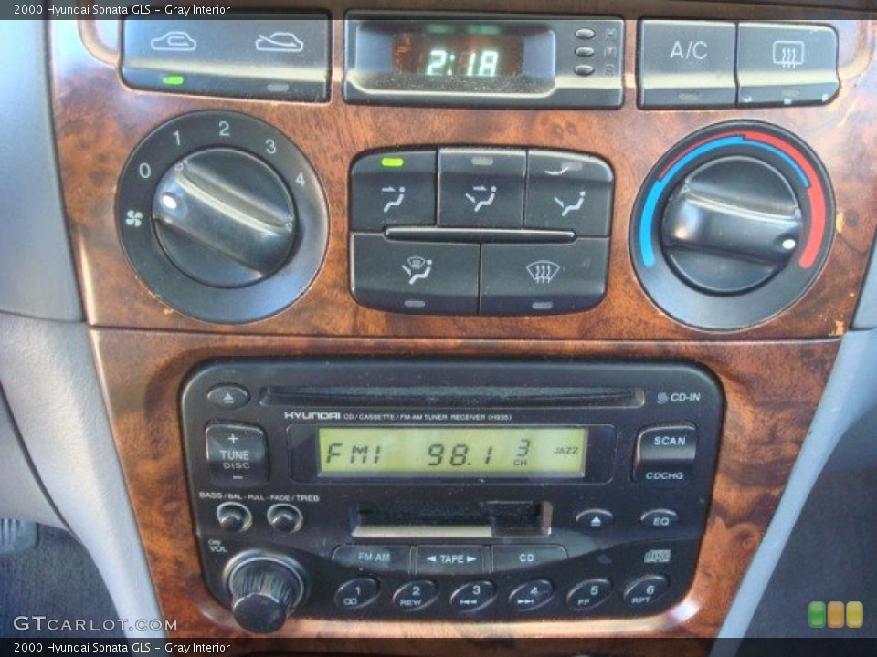 Gray Interior Controls for the 2000 Hyundai Sonata GLS #41624018