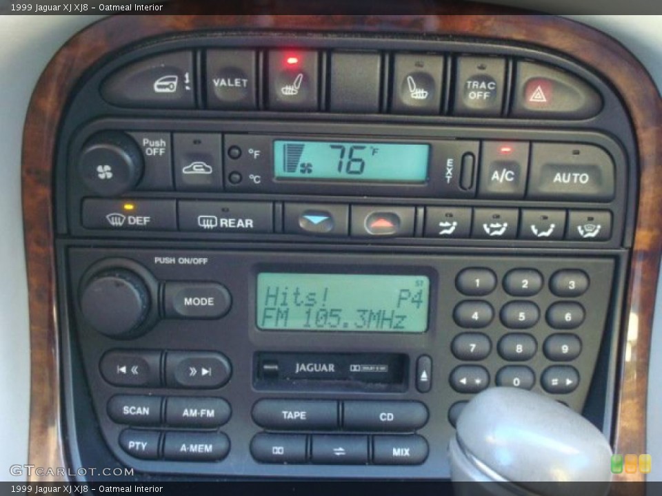 Oatmeal Interior Controls for the 1999 Jaguar XJ XJ8 #41624182