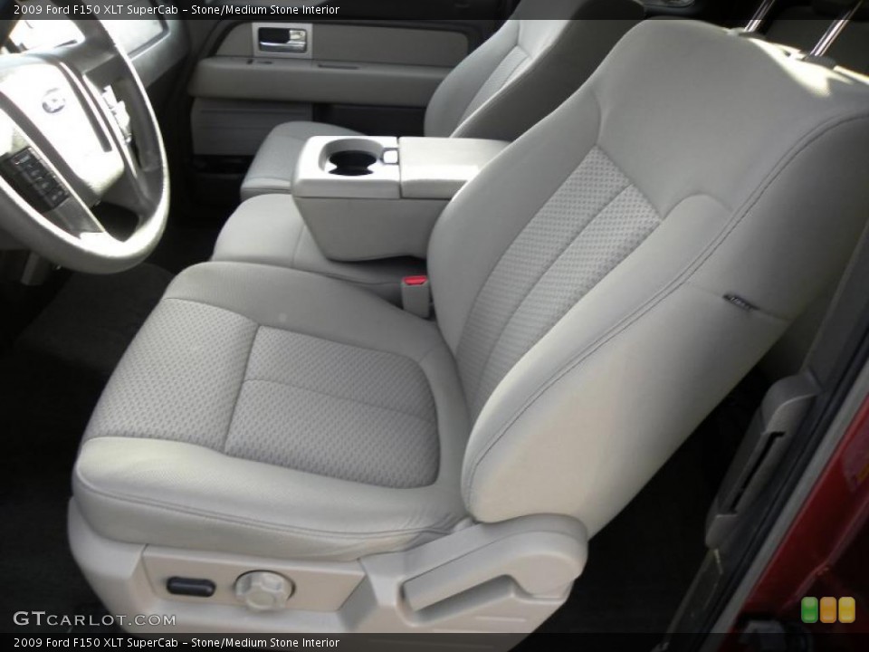 Stone/Medium Stone Interior Photo for the 2009 Ford F150 XLT SuperCab #41624290