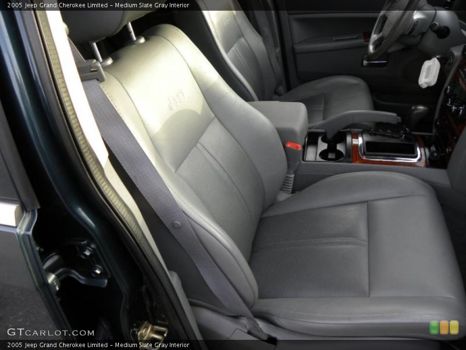 Medium Slate Gray Interior Photo for the 2005 Jeep Grand Cherokee Limited #41624632