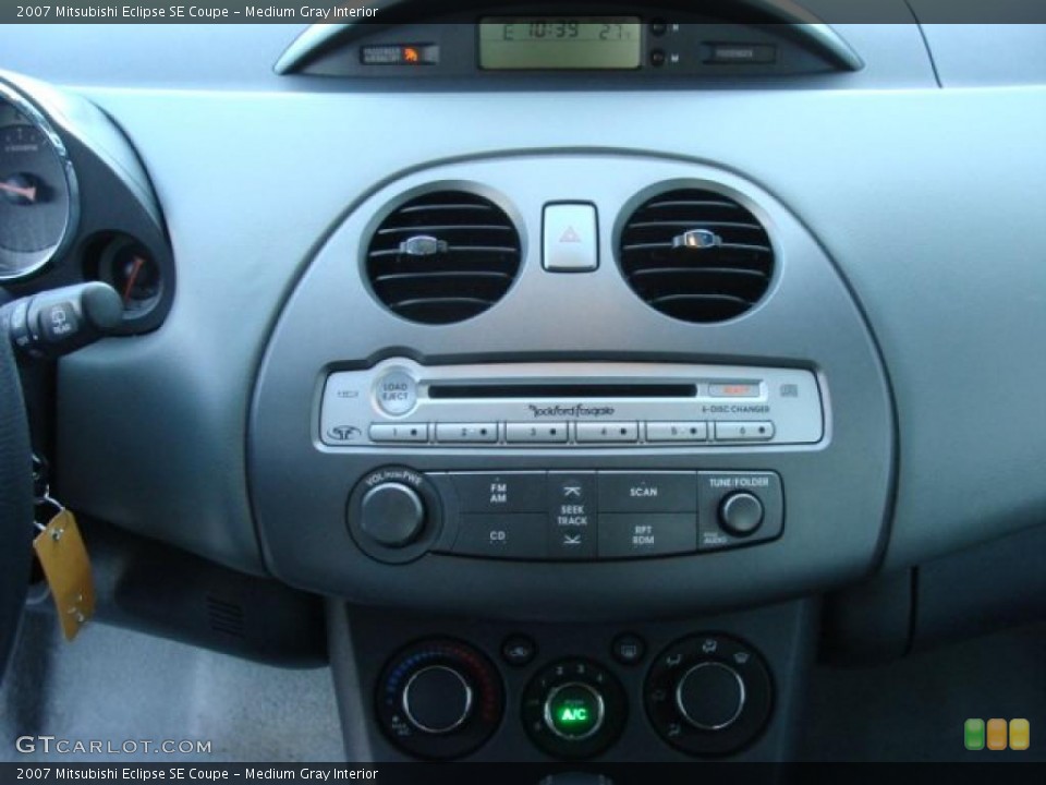 Medium Gray Interior Controls for the 2007 Mitsubishi Eclipse SE Coupe #41630321