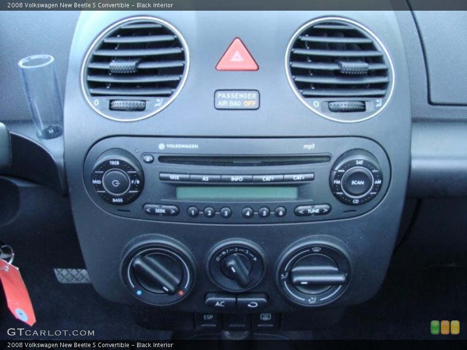 Black Interior Controls for the 2008 Volkswagen New Beetle S Convertible #41630581