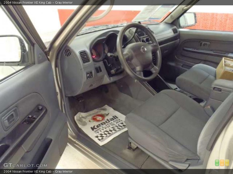 Gray Interior Photo for the 2004 Nissan Frontier XE King Cab #41632723