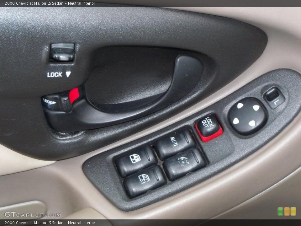 Neutral Interior Controls for the 2000 Chevrolet Malibu LS Sedan #41637267