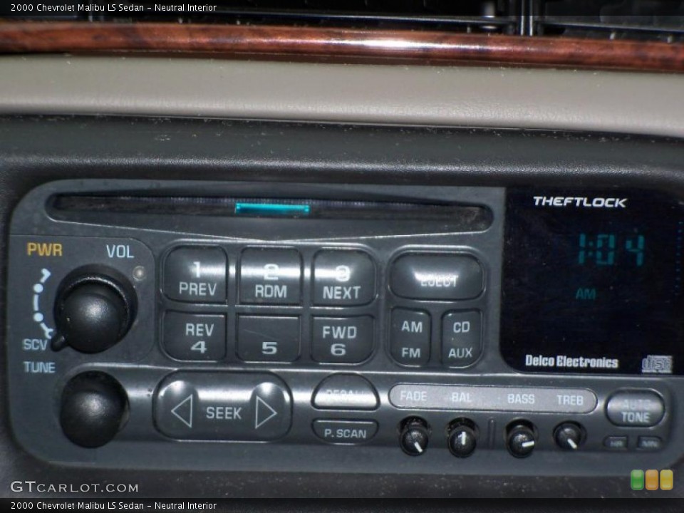 Neutral Interior Controls for the 2000 Chevrolet Malibu LS Sedan #41637451