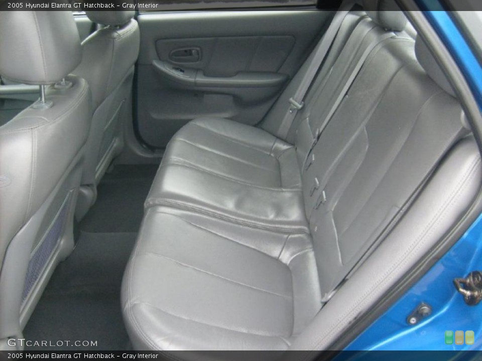 Gray Interior Photo for the 2005 Hyundai Elantra GT Hatchback #41637559