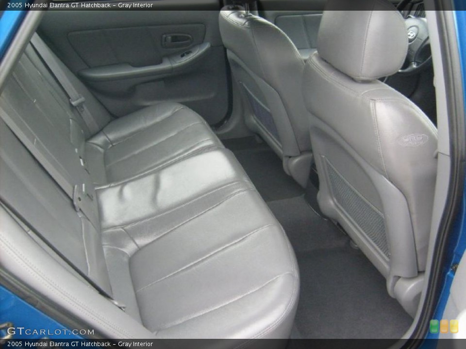 Gray Interior Photo for the 2005 Hyundai Elantra GT Hatchback #41637627