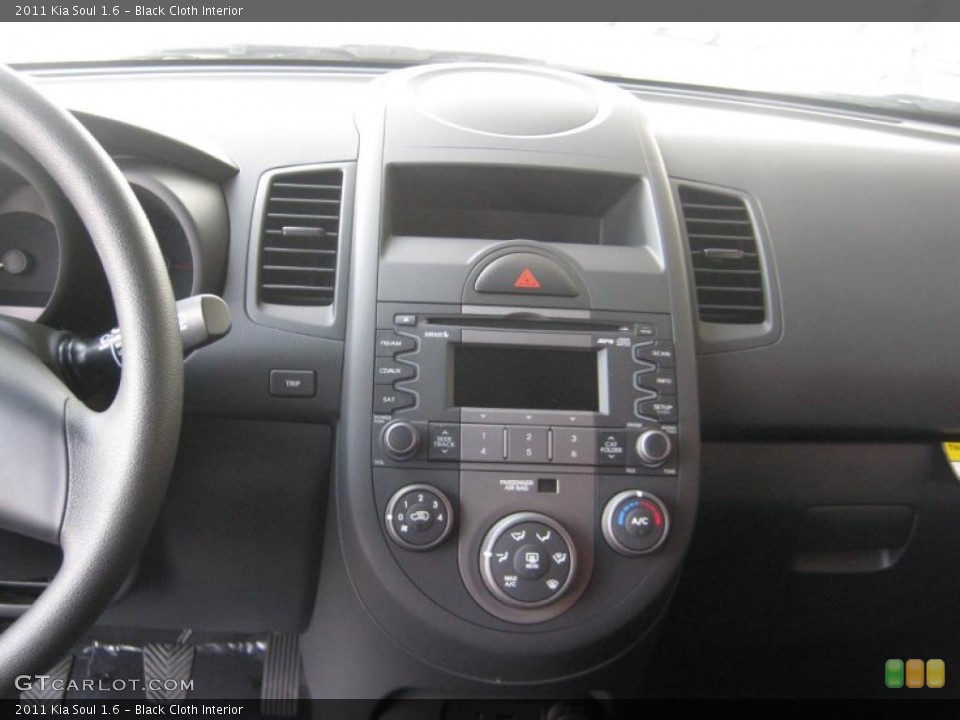 Black Cloth Interior Controls for the 2011 Kia Soul 1.6 #41640571