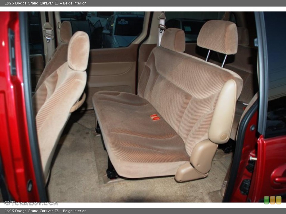 Beige Interior Photo for the 1996 Dodge Grand Caravan ES #41645128