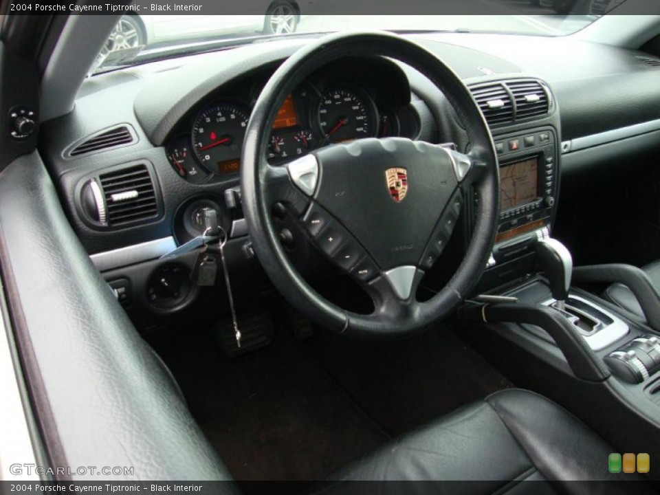 Black Interior Photo for the 2004 Porsche Cayenne Tiptronic #41645155
