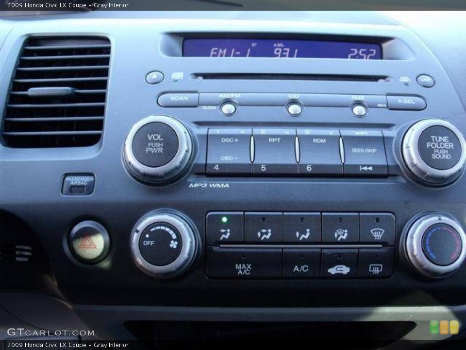 Gray Interior Controls for the 2009 Honda Civic LX Coupe #41648895