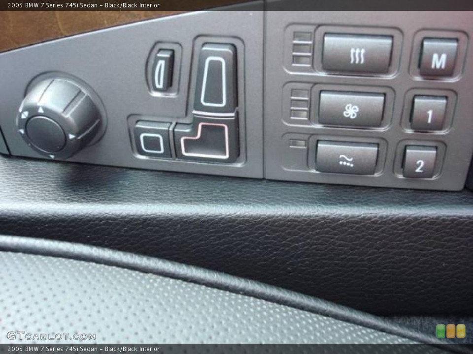 Black/Black Interior Controls for the 2005 BMW 7 Series 745i Sedan #41651503