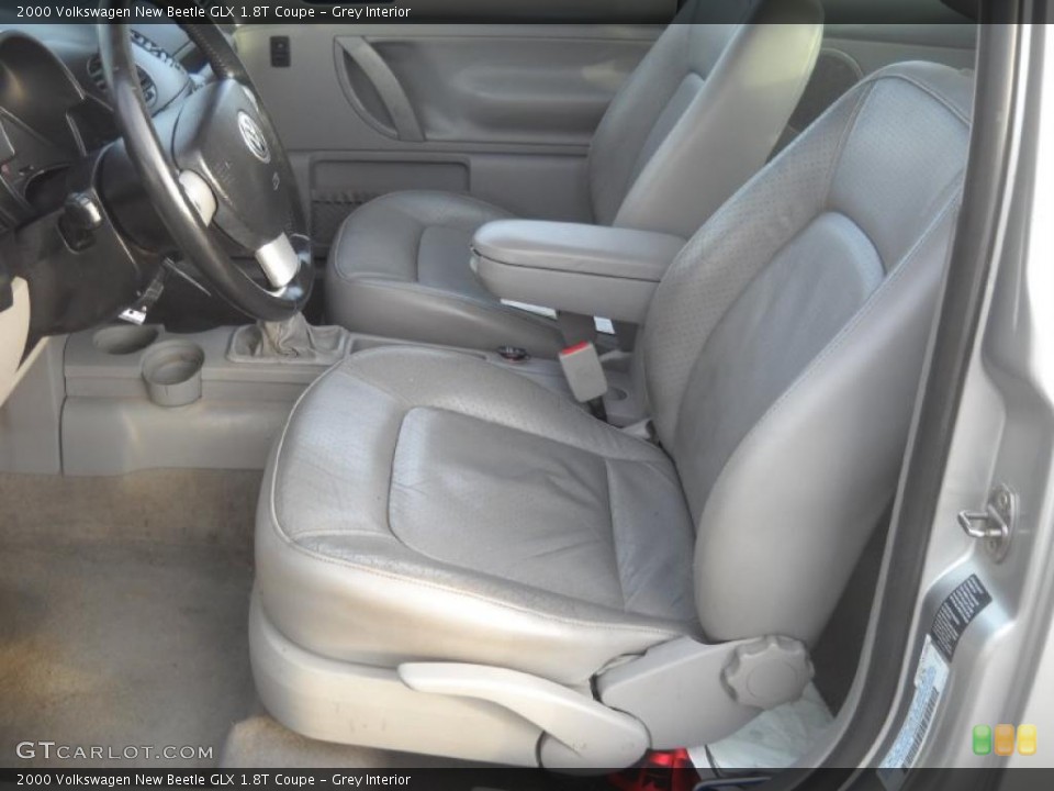 Grey Interior Photo for the 2000 Volkswagen New Beetle GLX 1.8T Coupe #41656787