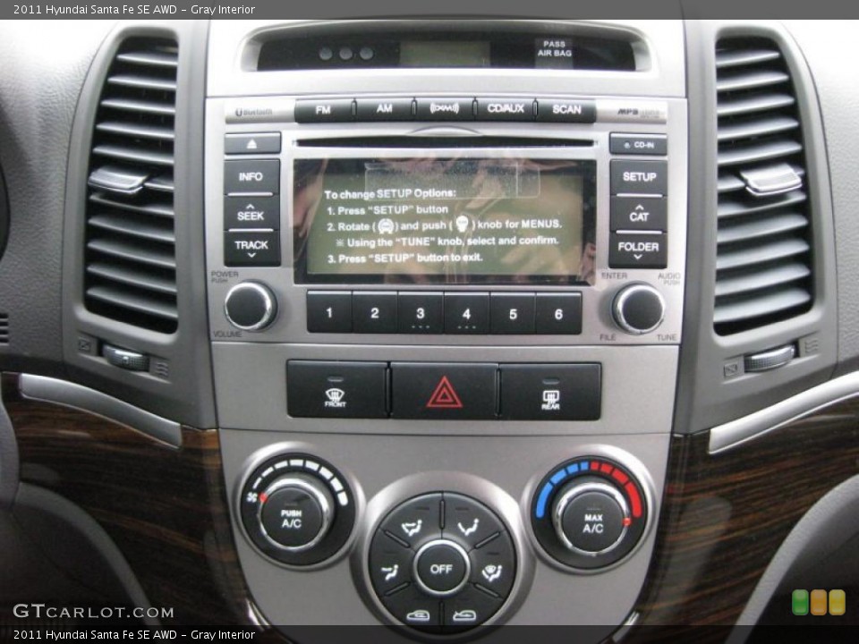 Gray Interior Controls for the 2011 Hyundai Santa Fe SE AWD #41665463