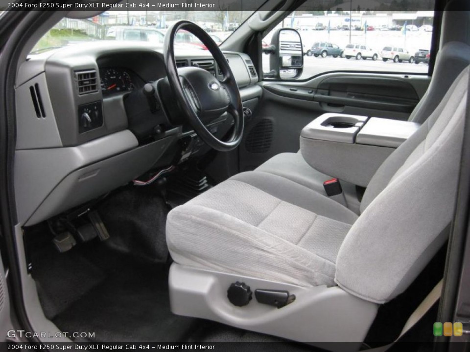 Medium Flint Interior Photo for the 2004 Ford F250 Super Duty XLT Regular Cab 4x4 #41666760